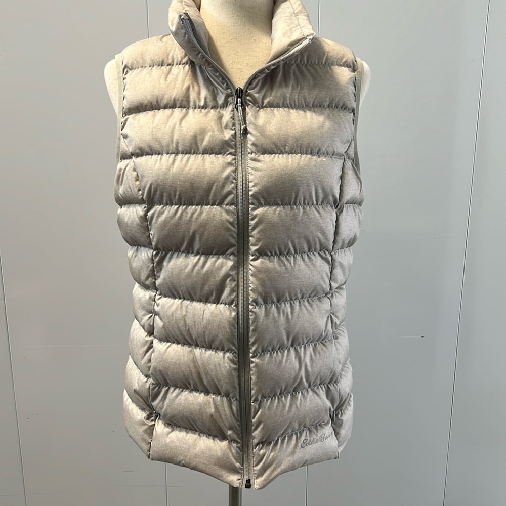 Eddie Bauer Women’s Lightweight Puffer Vest Medium
